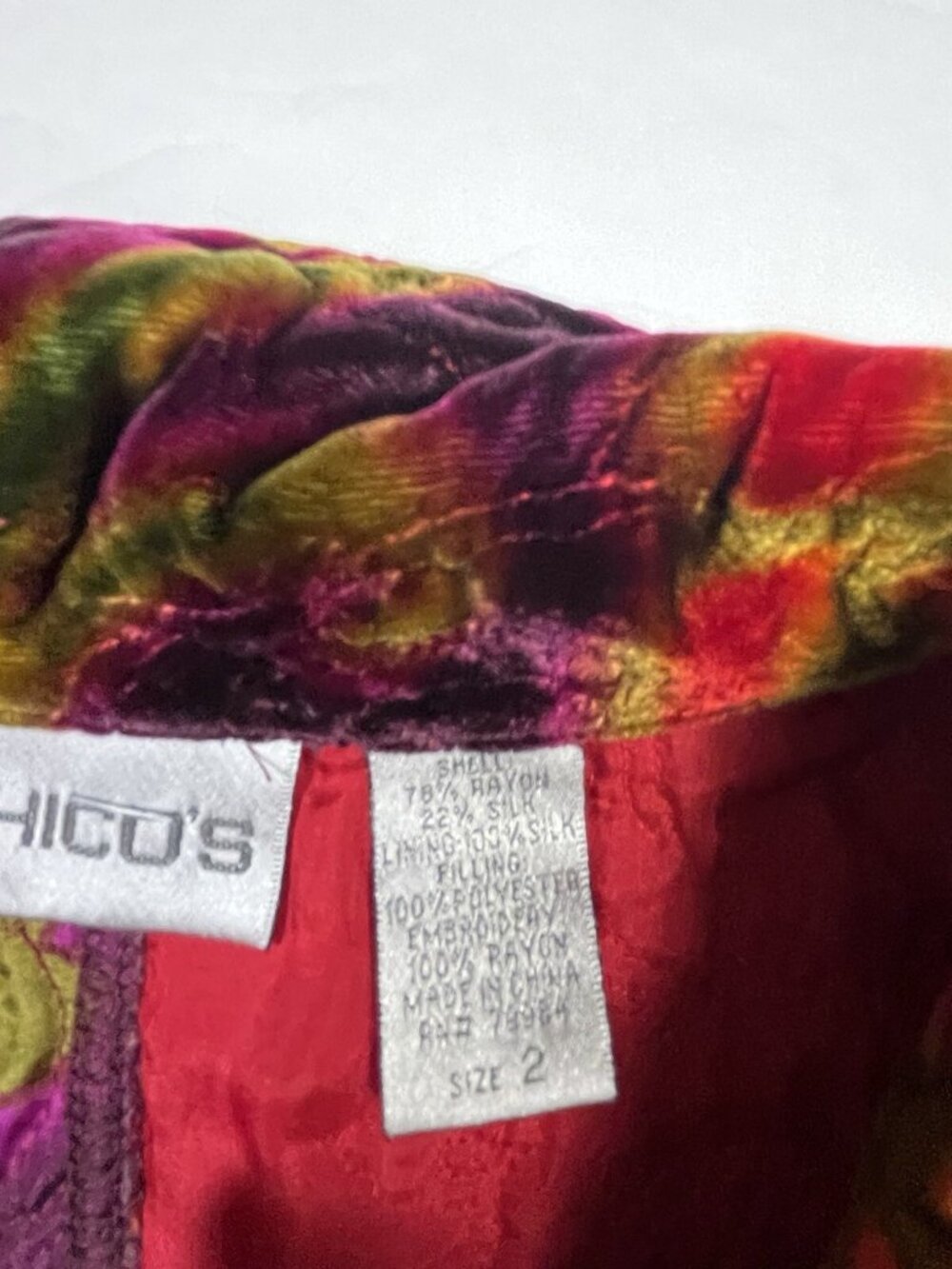 Chicos Top Women Size 2 Red Burgundy Silk Velvet Shirt Jacket Full Zip Art 90s - Picture 6 of 9